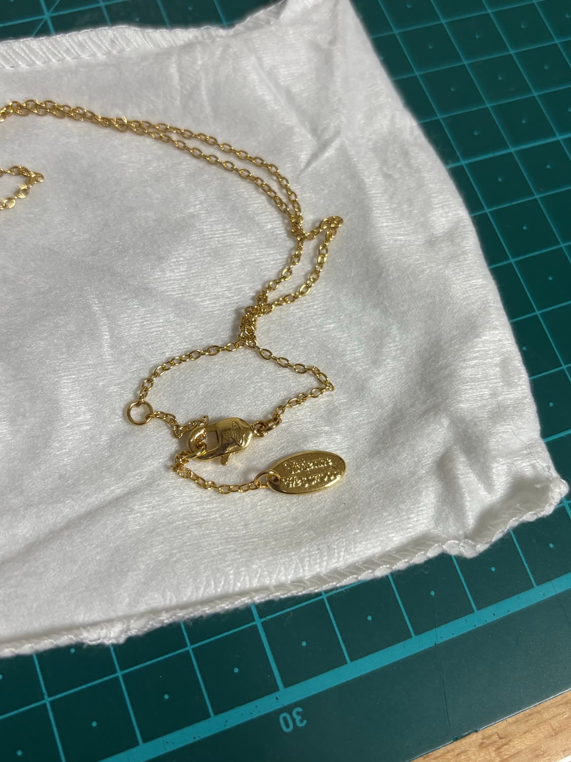 비비안웨스트우드 딸기 목걸이 상품이미지2