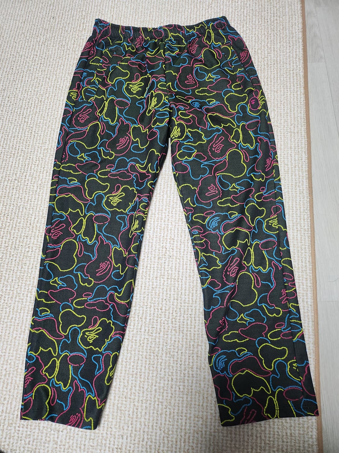 베이프 네온사인 팬츠 2025신작 상품이미지1