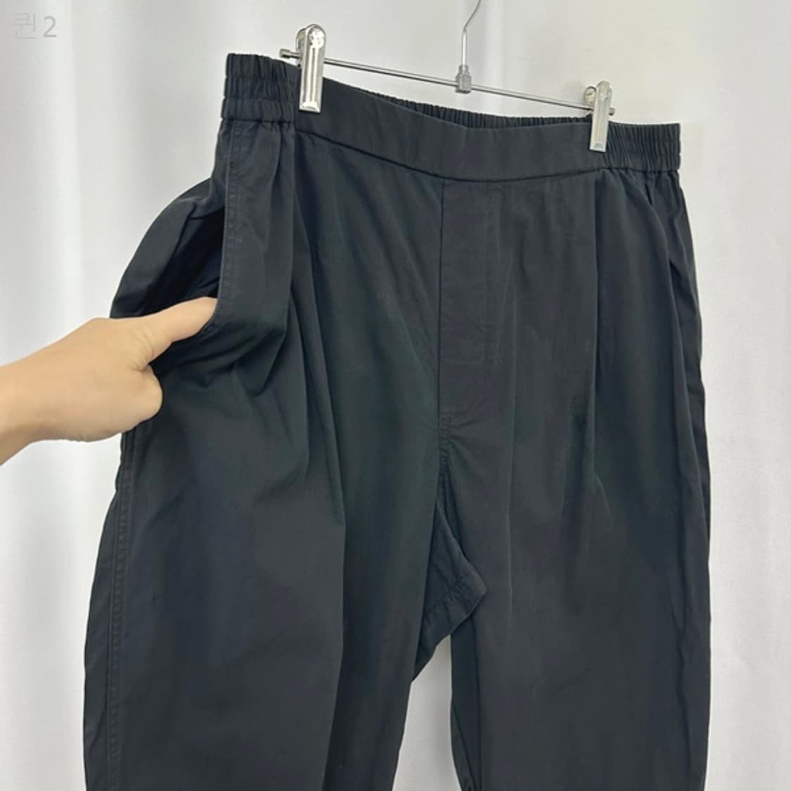 COS  코스 남자 밴딩 통넓은 바지 검정 L 상품이미지3
