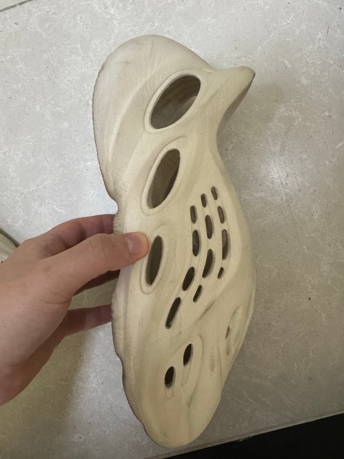 아디다스 이지 폼 러너 샌드 상품이미지5