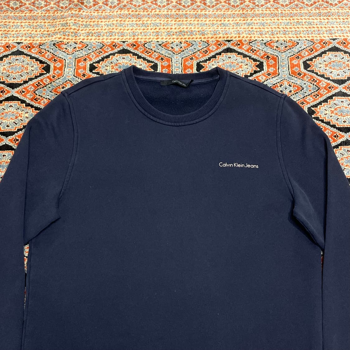 캘빈클라인진스 스펠로고 네이비 기모 맨투맨 남성L 상품이미지2