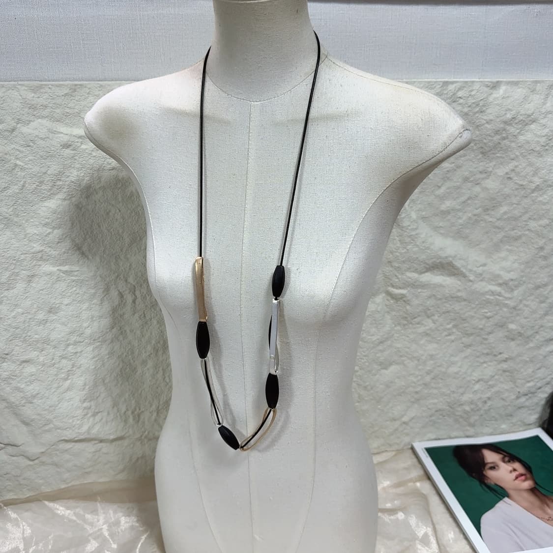 빈티지 미국 메탈 우드 목걸이 상품이미지1