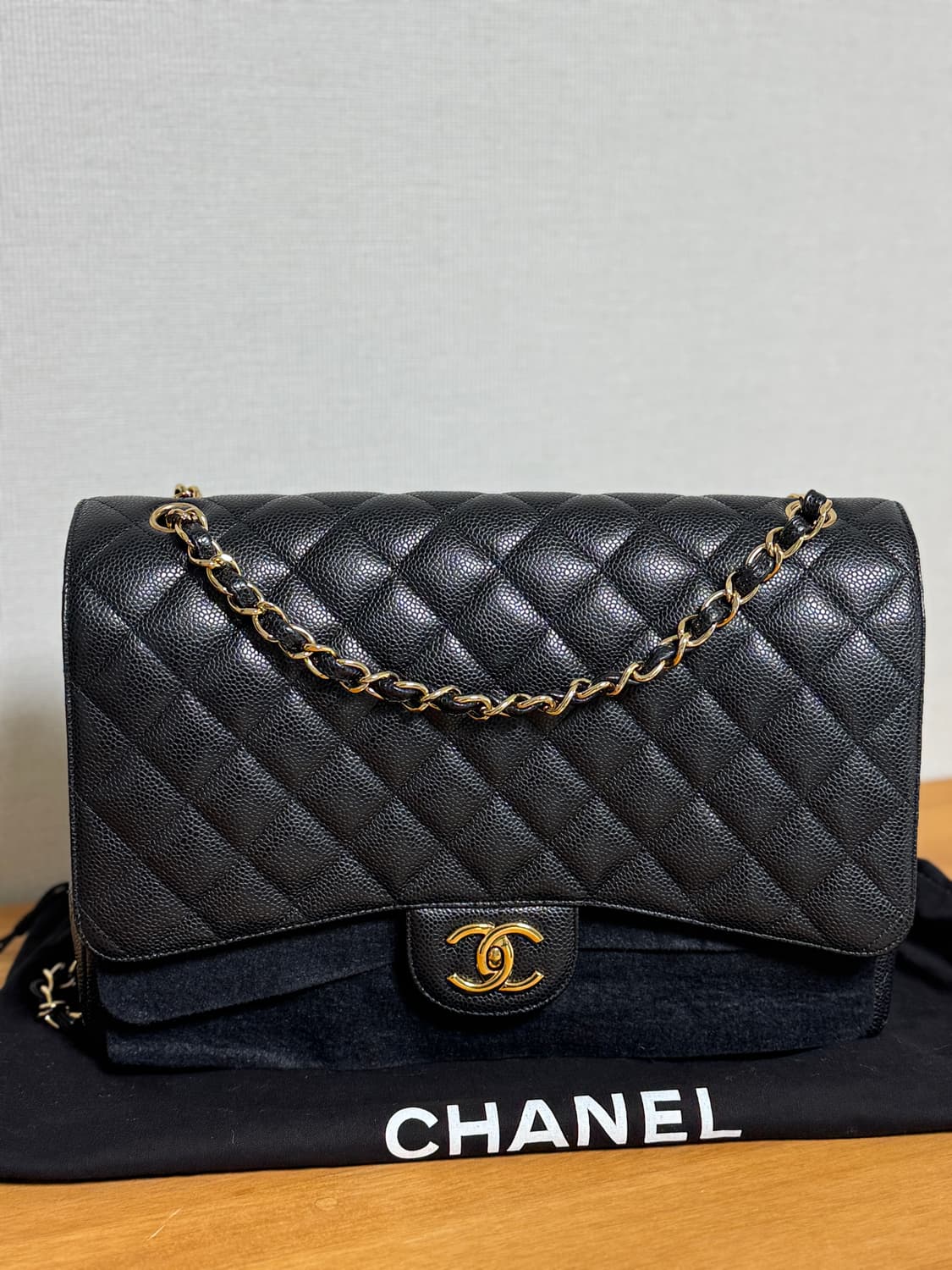 샤넬 클래식 캐비어 금장 맥시사이즈 상품이미지1