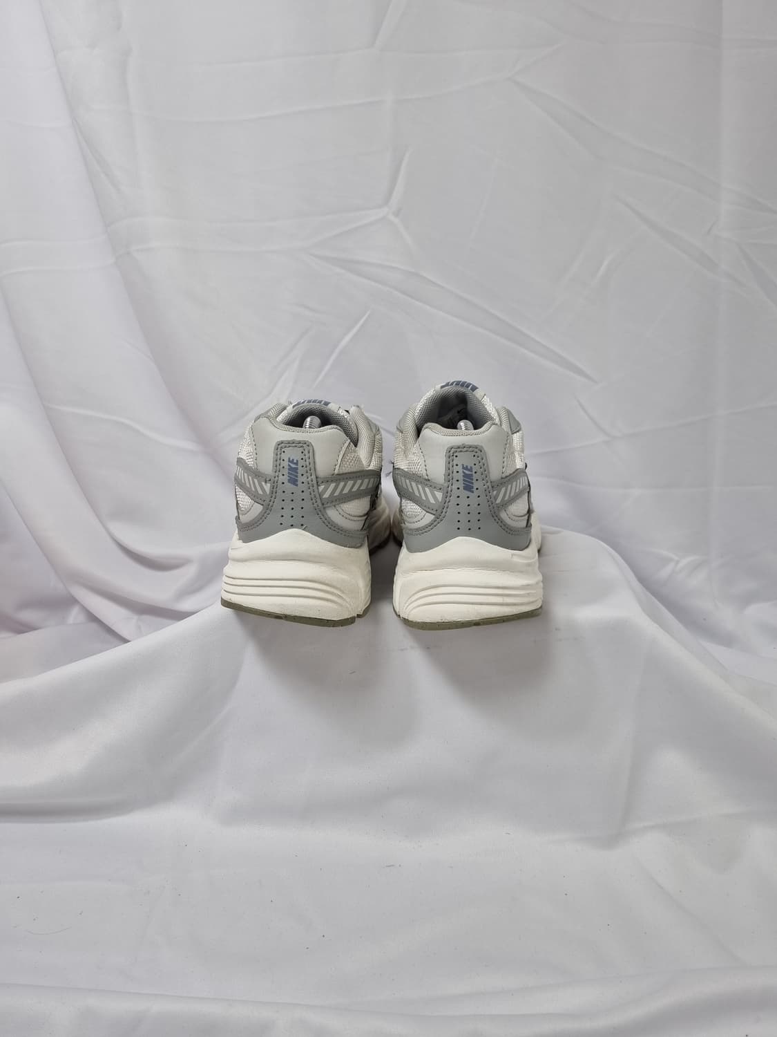 245 나이키 이니시에이터 라이트 본 스모크 그레이 상품이미지3