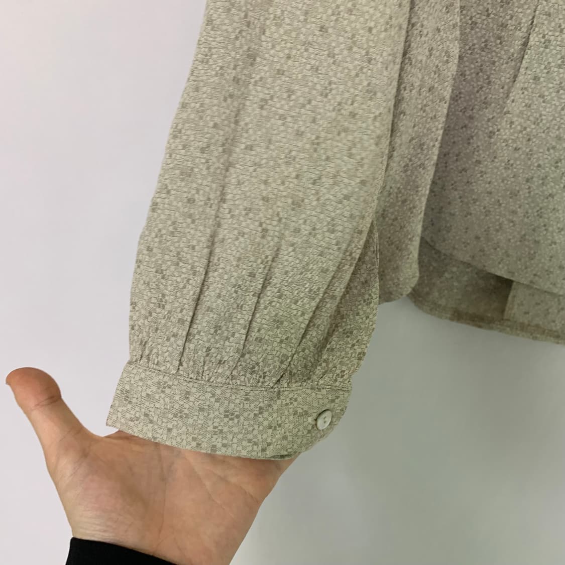 빈티지 포인트카라 핀턱플라워 애쉬베이지 모리걸블라우스 보헤미안 꽃무늬 상품이미지5