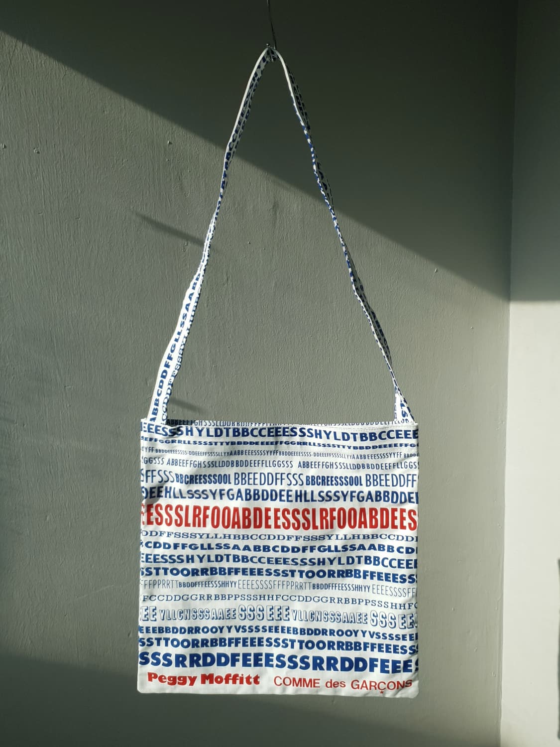 CDG x Peggy Moffitt cross bag 상품이미지3