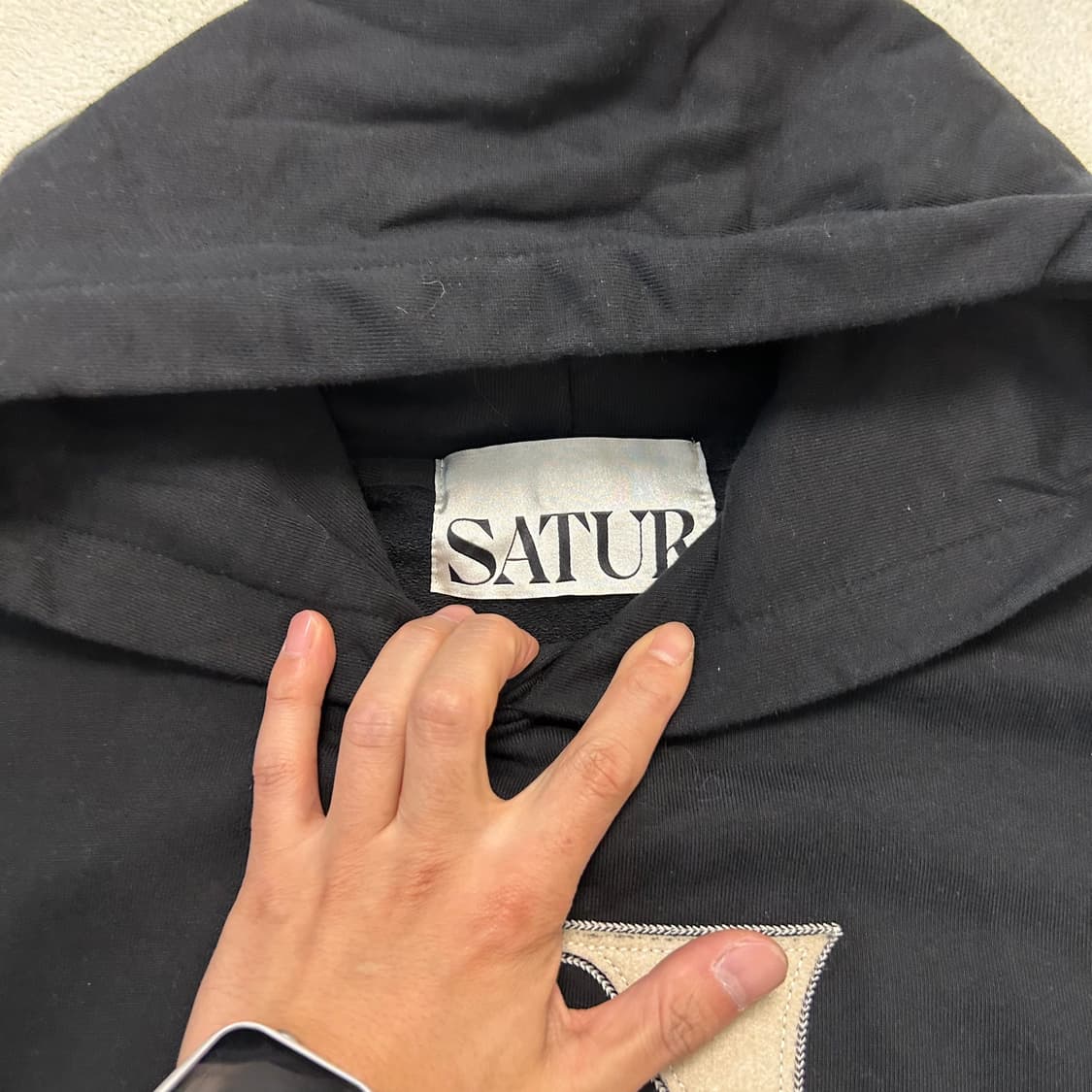 Satur Rivet Appliqué Black Hoodie 상품이미지6