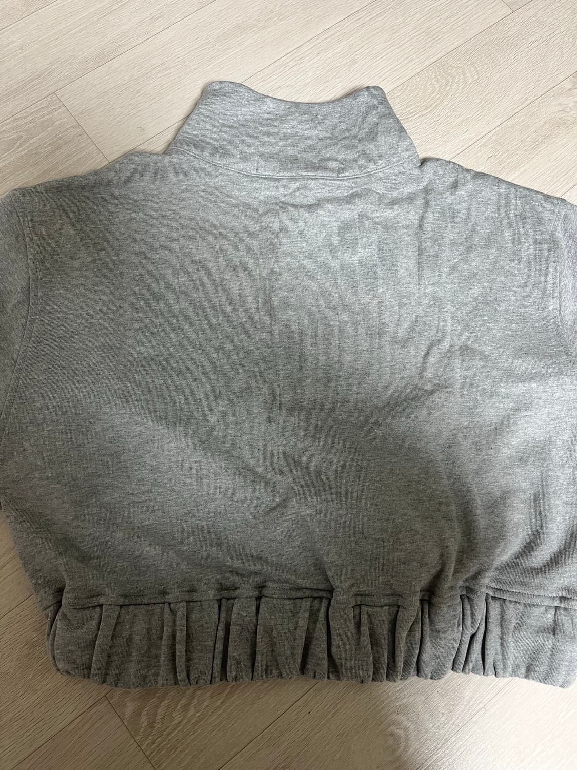 Oioi 오아이오아이 컬렉션 반집업 크롭 맨투맨 상품이미지2