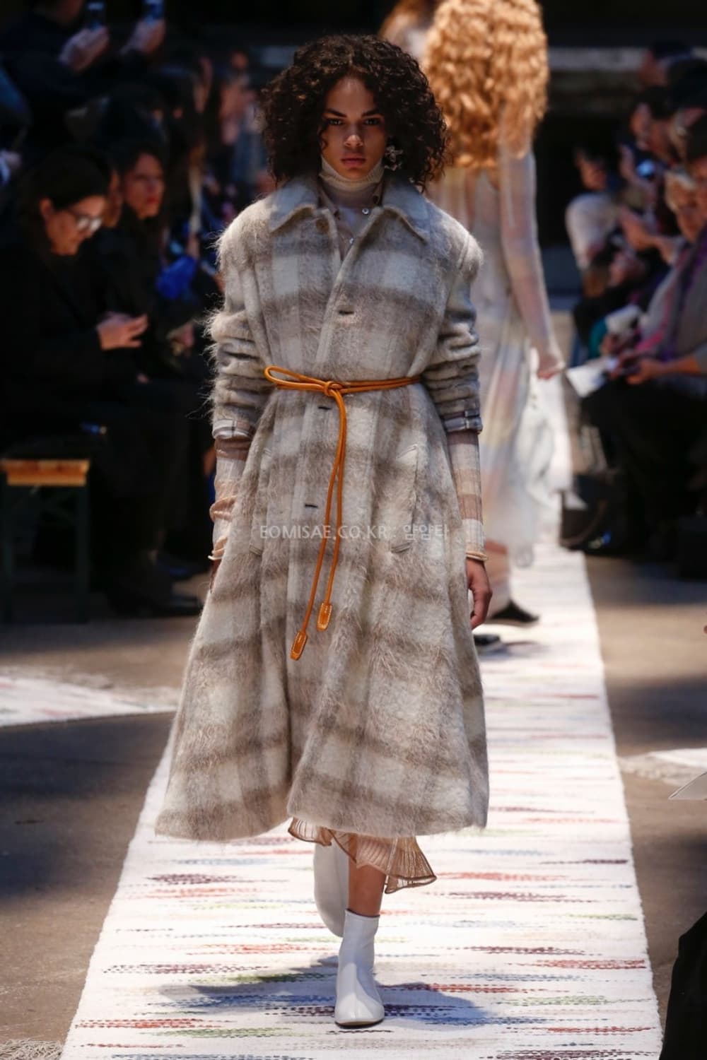 아크네 스튜디오 18fw 런웨이 알파카 코트 상품이미지3