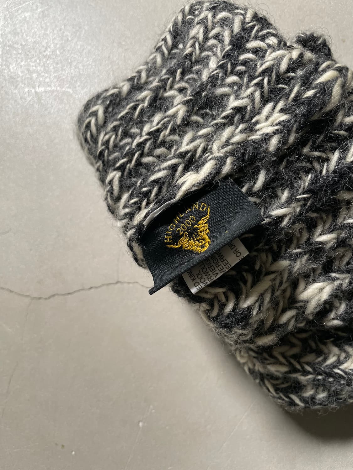 하이랜드  Hand-Knitted Wool Mix Beanie 상품이미지2