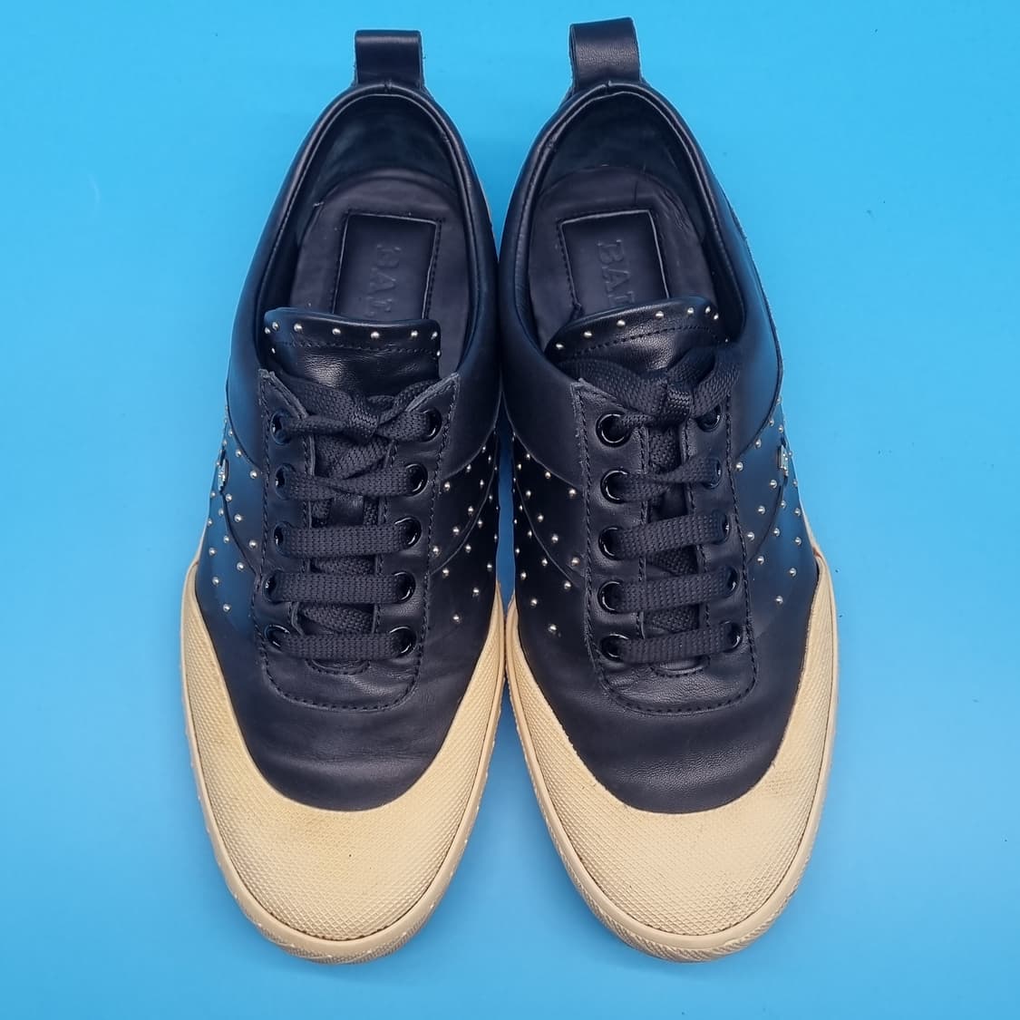 o 발리 스터드 여성스니커즈 230 상품이미지2