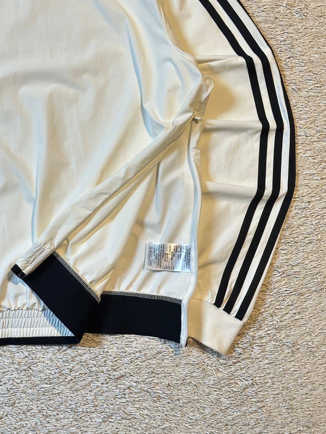 아디다스 삼각로고 사이드라인 웜업 화이트 상품이미지3