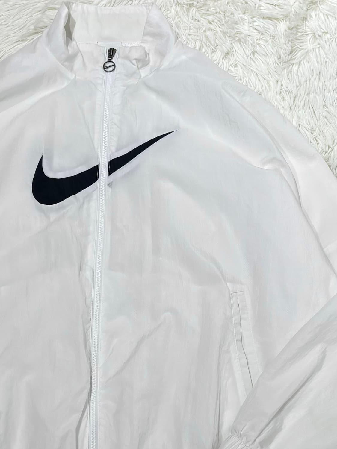 나이키 화이트 빅스우시 오버핏 바람막이 상품이미지5