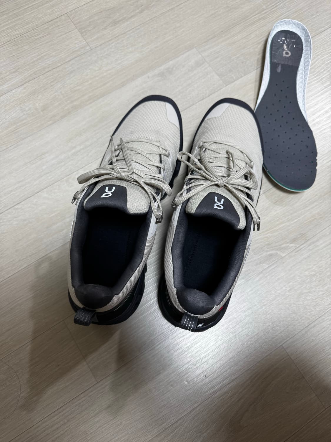 [295] 온 러닝 클라우드원더 워터프루프 샌드 블랙 상품이미지6