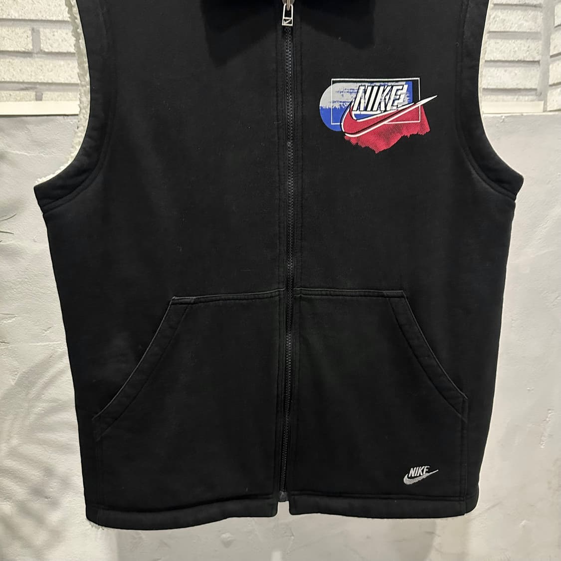 나이키 집업 베스트 쉐르파 안감 카라넥 로고 디테일 블랙 상품이미지5