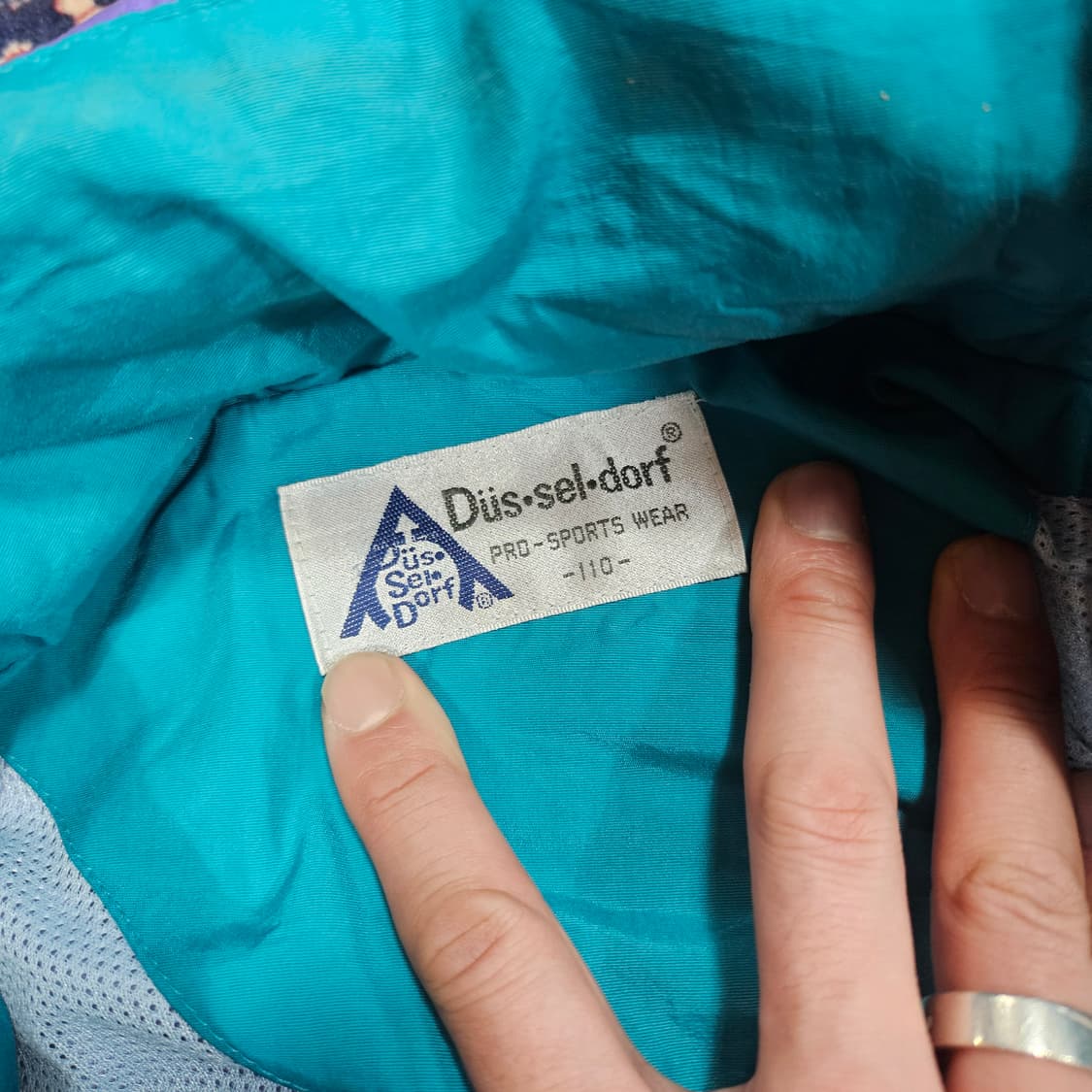 DUSSELDORF 빈티지 고프코어 바람막이 자켓 상품이미지8