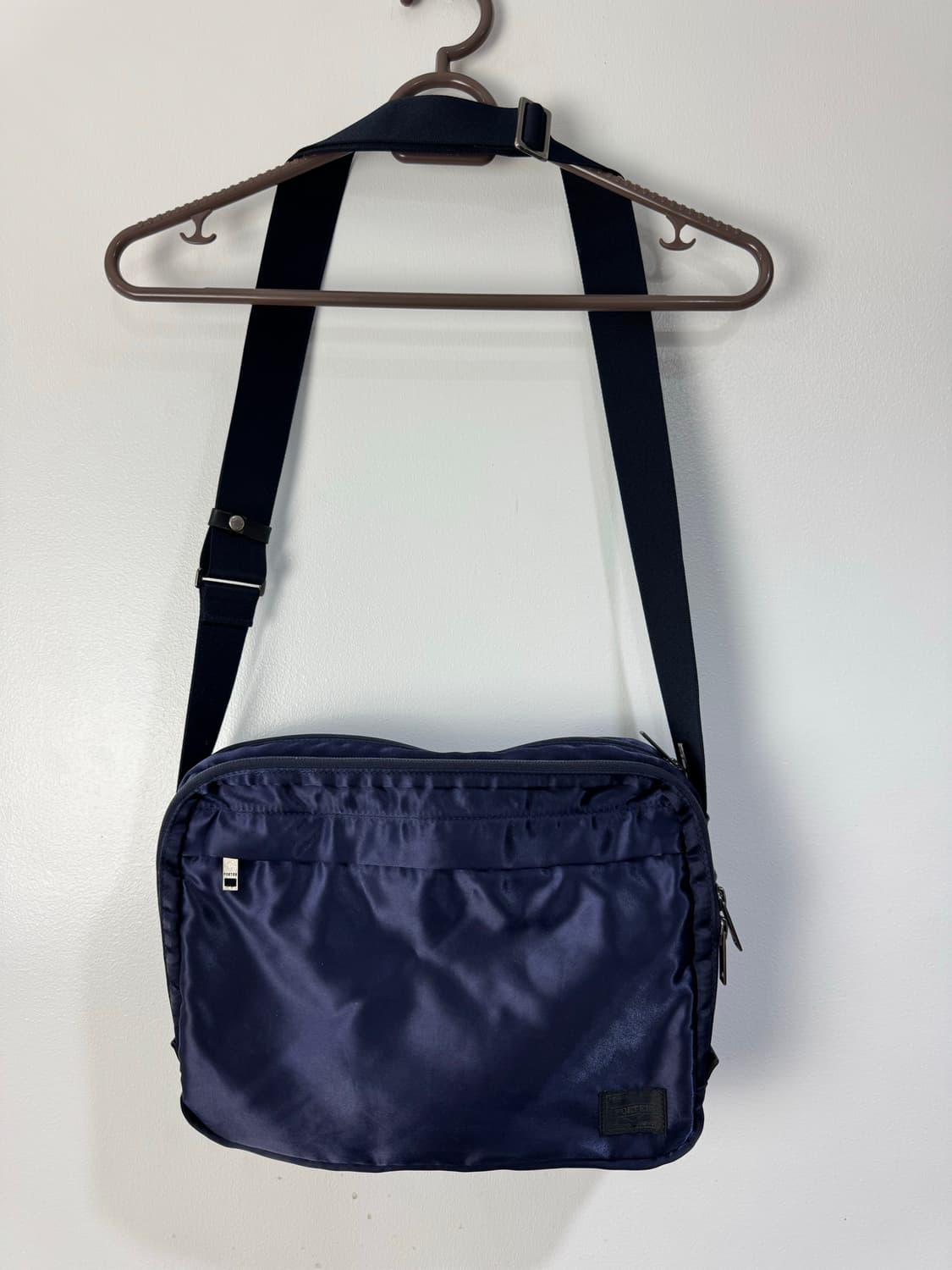 요시다포터 포커스 라인 네이비 크로스백 .  상품이미지1