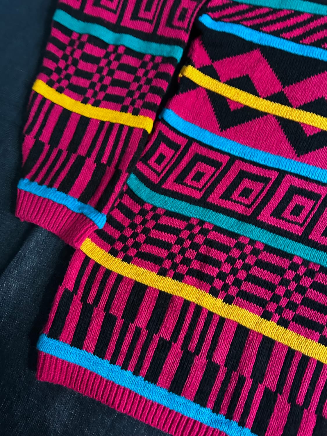 빈티지 패턴 터틀넥 니트 상품이미지6