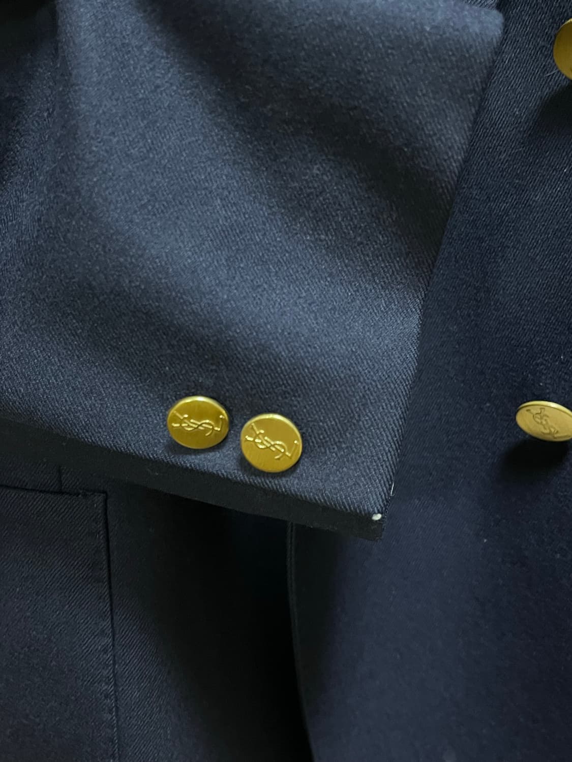입생로랑 금장 더블 블레이저 자켓 상품이미지5
