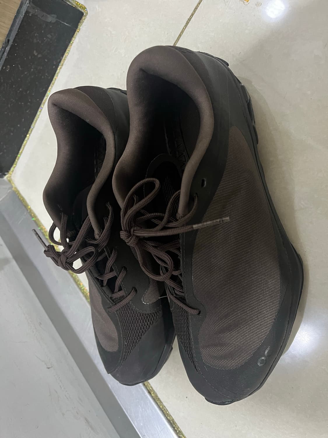 온러닝 포스트아카이프팩션 230 상품이미지3