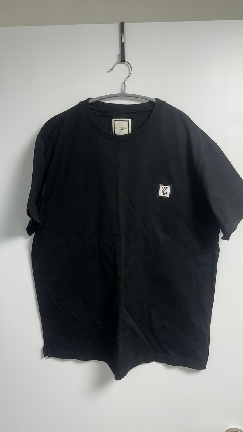 [46]우영미 백로고 반팔 티 블랙 상품이미지1