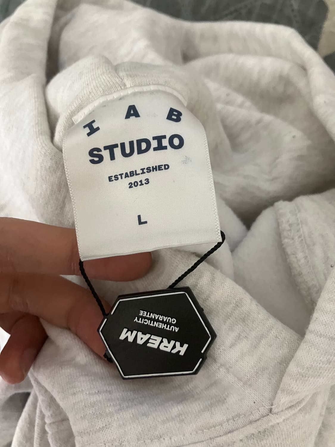 아이앱 스튜디오 그레이 후드티 새상품  상품이미지3