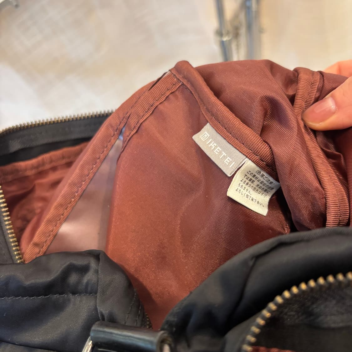 정품 타케오키쿠치 나일론 크로스백     상품이미지8