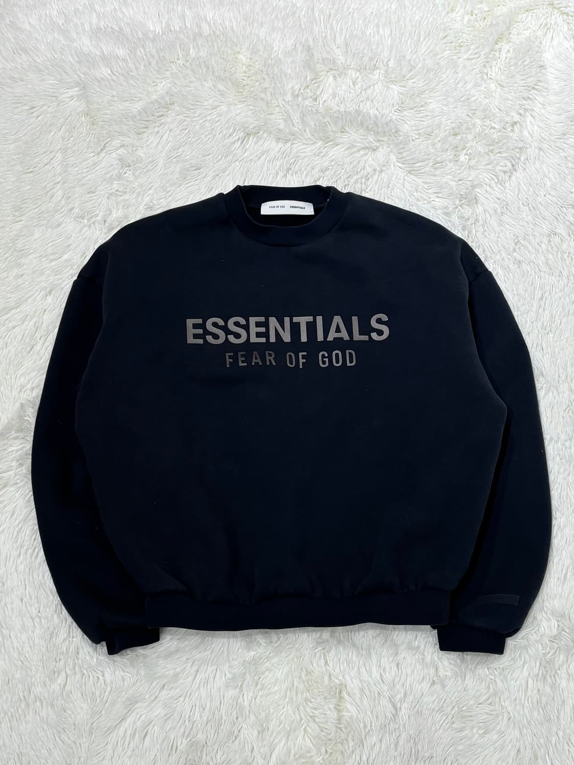 에센션 블랙 빅로고 맨투맨 상품이미지4