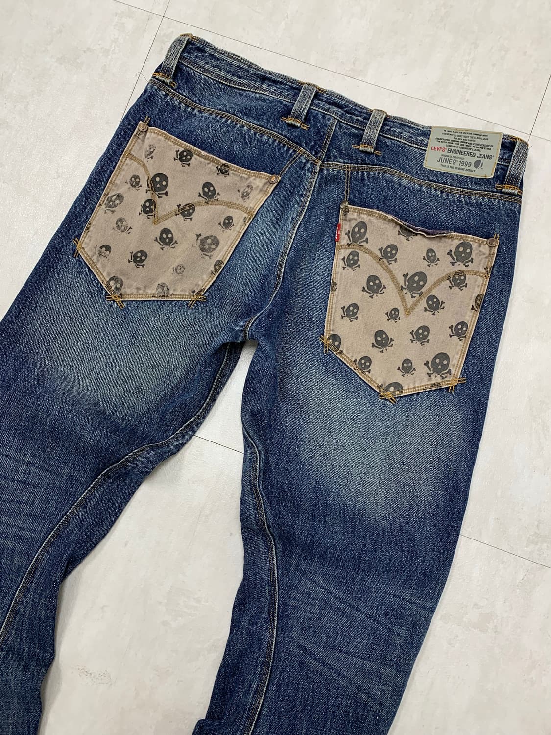 리바이스 엔지니어드 해골 패턴 포켓 데님 팬츠 #694 상품이미지2
