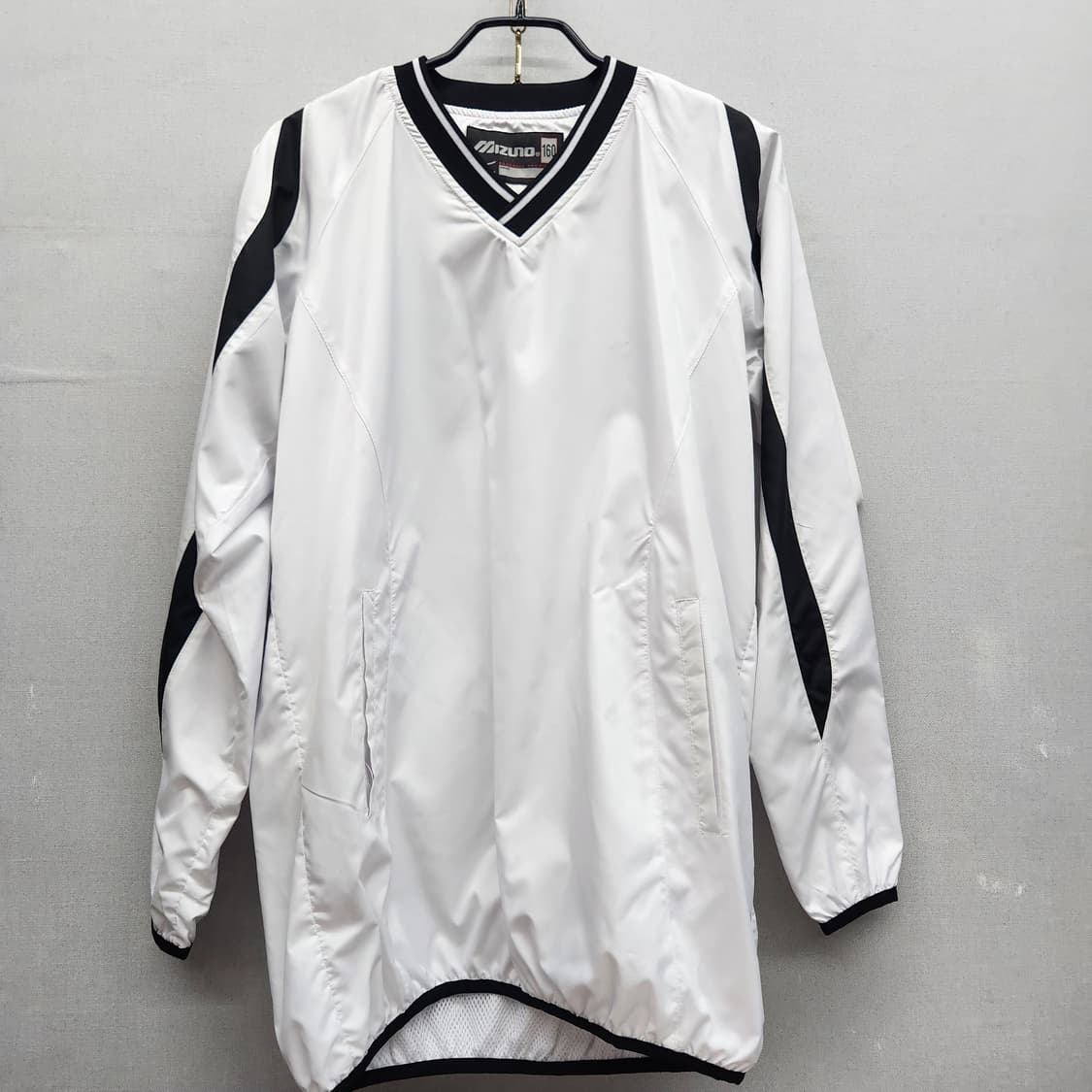 미즈노 로고 브이넥 웜업 M 상품이미지1