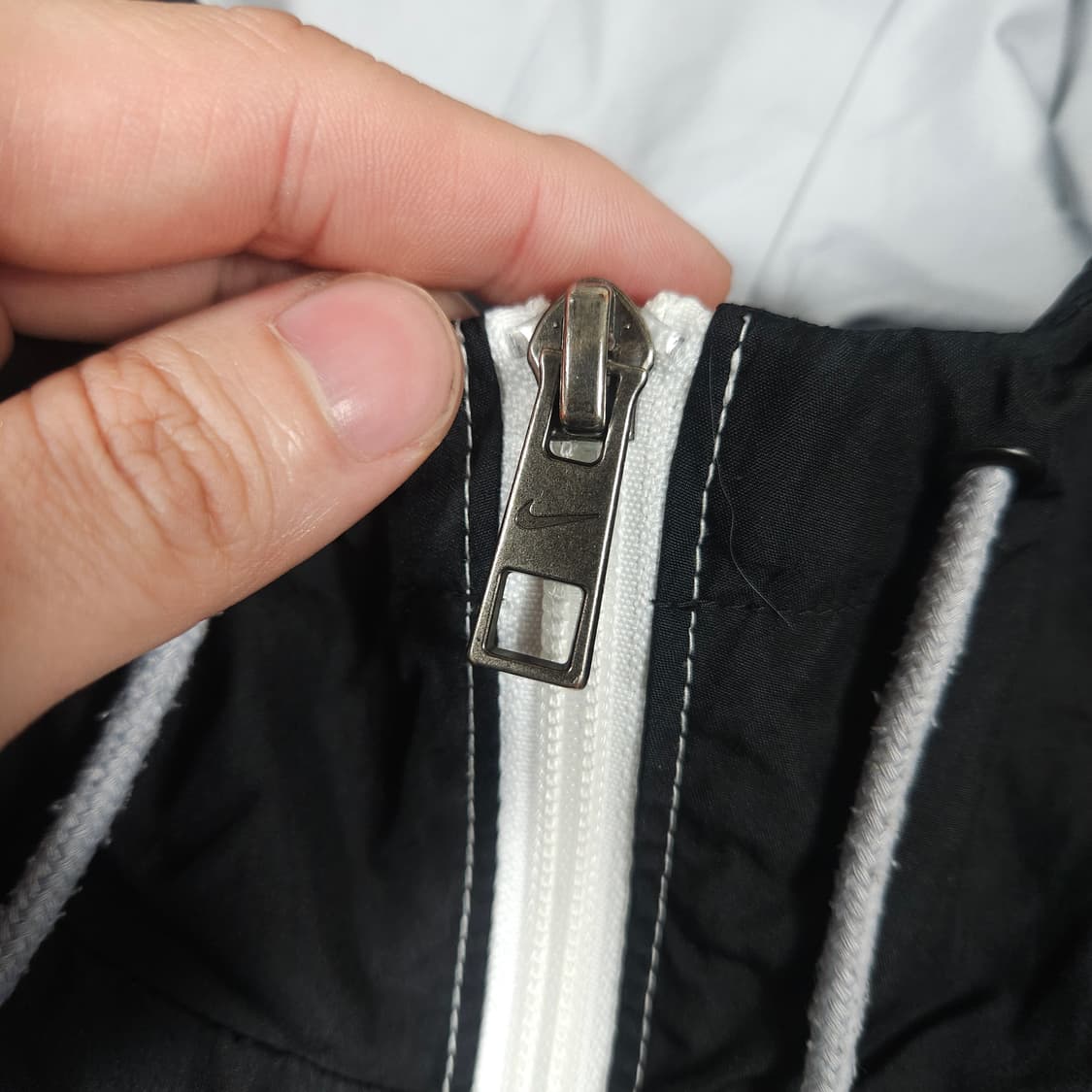 나이키 스우시 배색 바람막이  상품이미지3