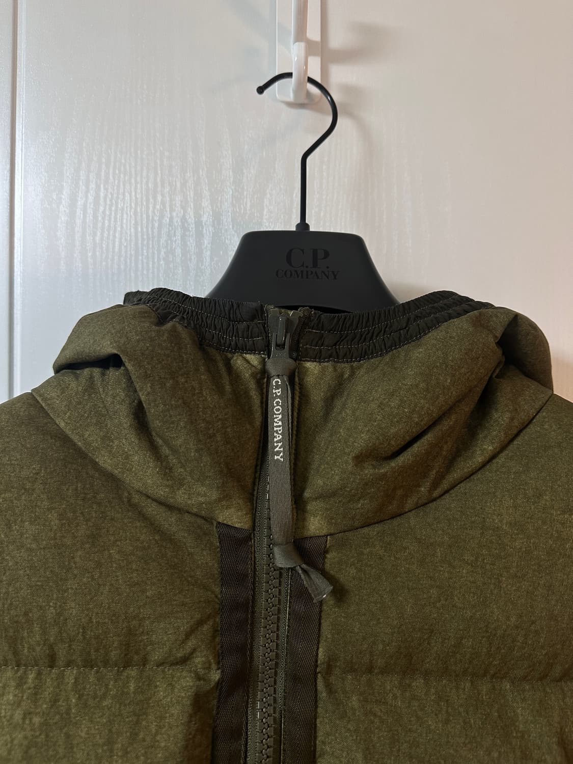 C.P. Company 코 테드 고글 다운 자켓 상품이미지2