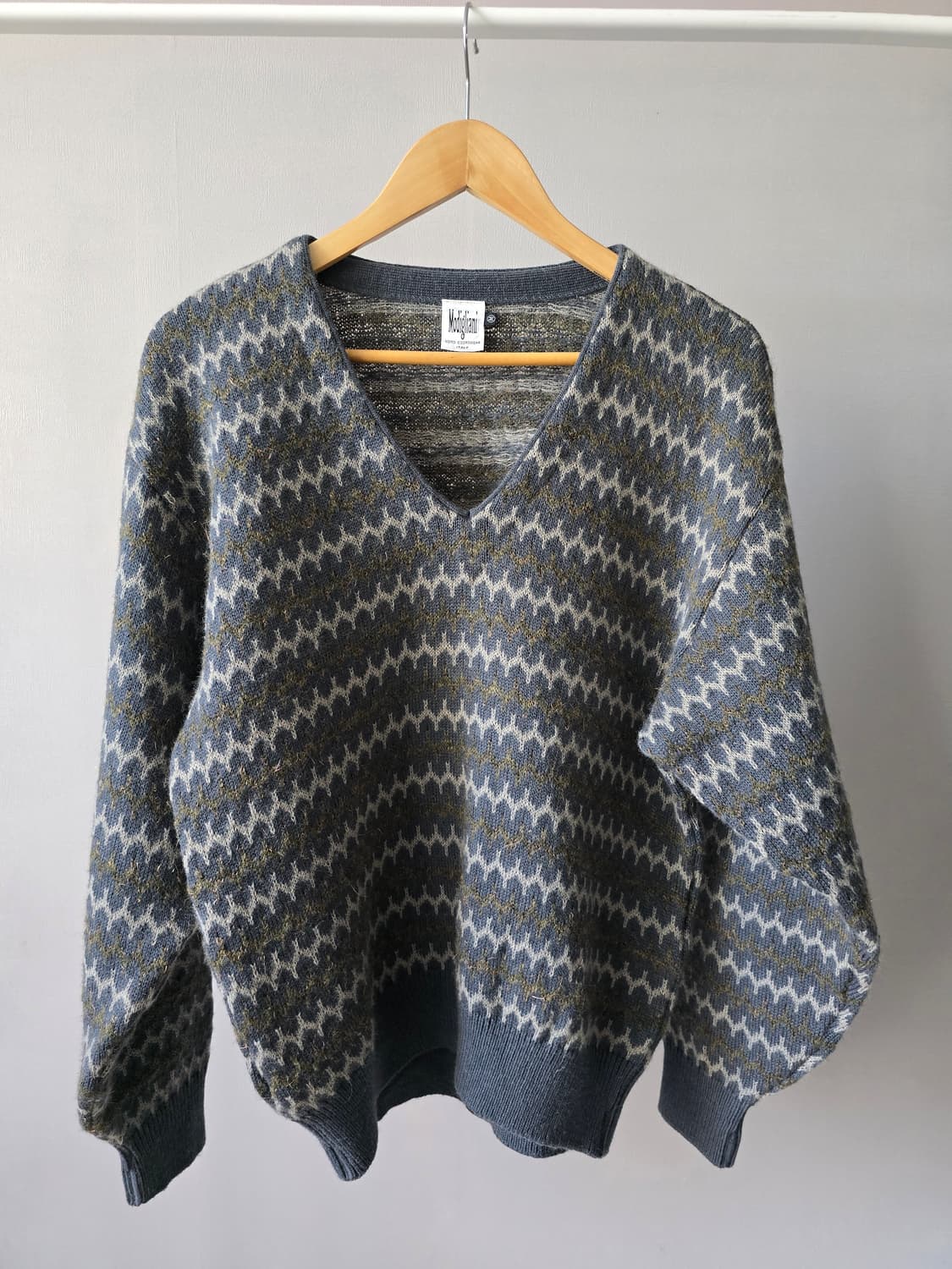 Italy  Modigliani 패턴 울 블렌드 V넥 니트 상품이미지1