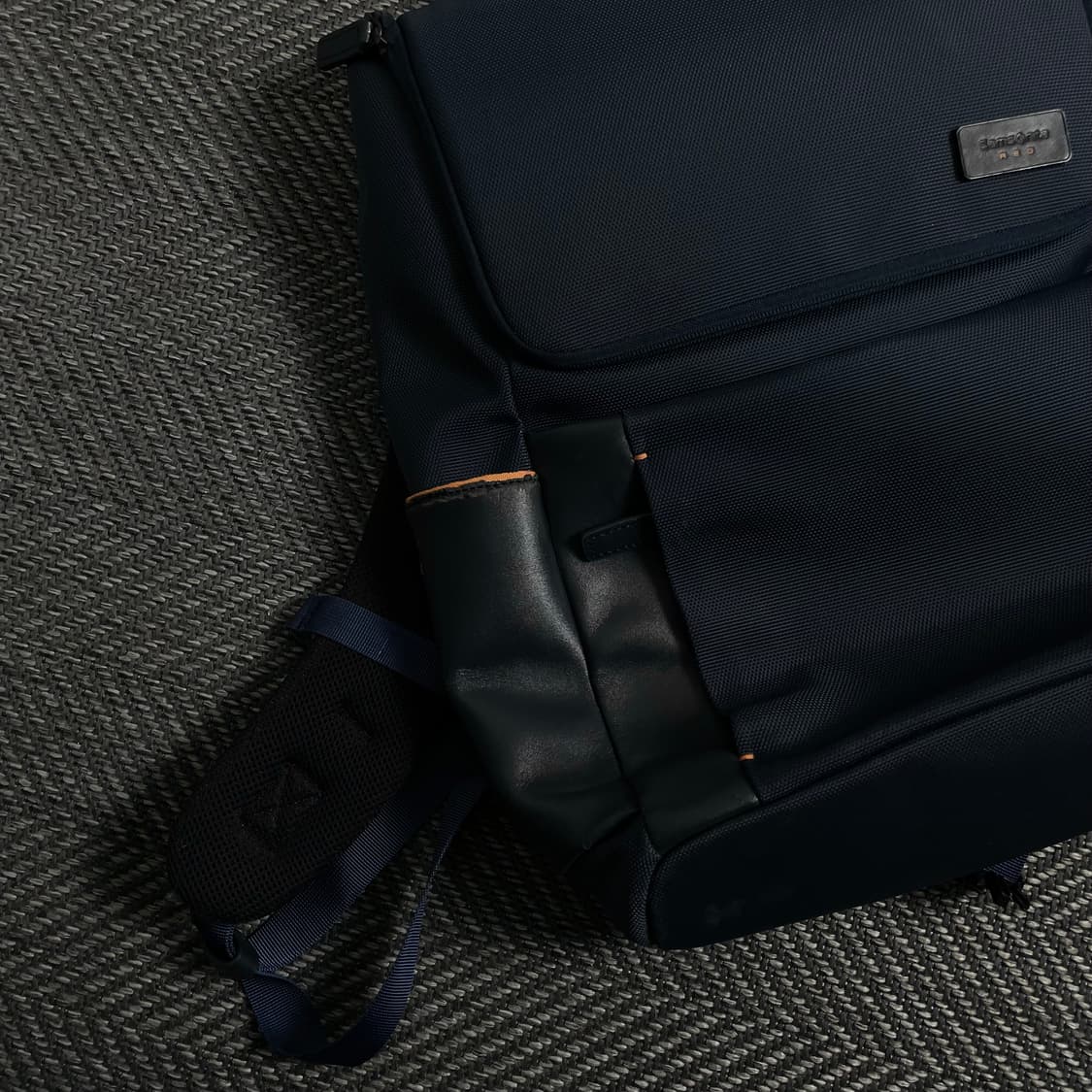 샘소나이트 미니멀 네이비 백팩y 4225 상품이미지3