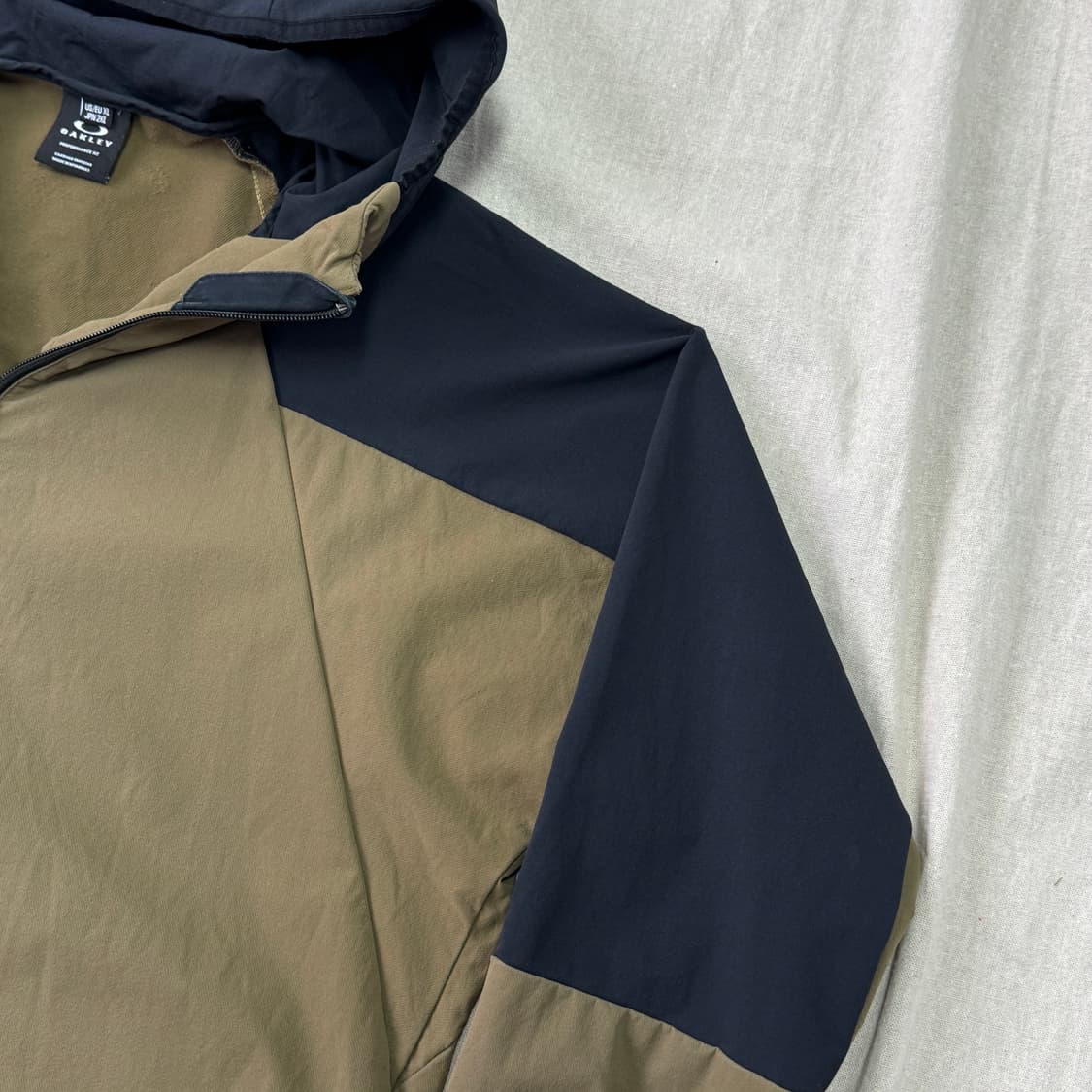 오클리 나일론 카키베이지 바람막이 XXL 상품이미지2