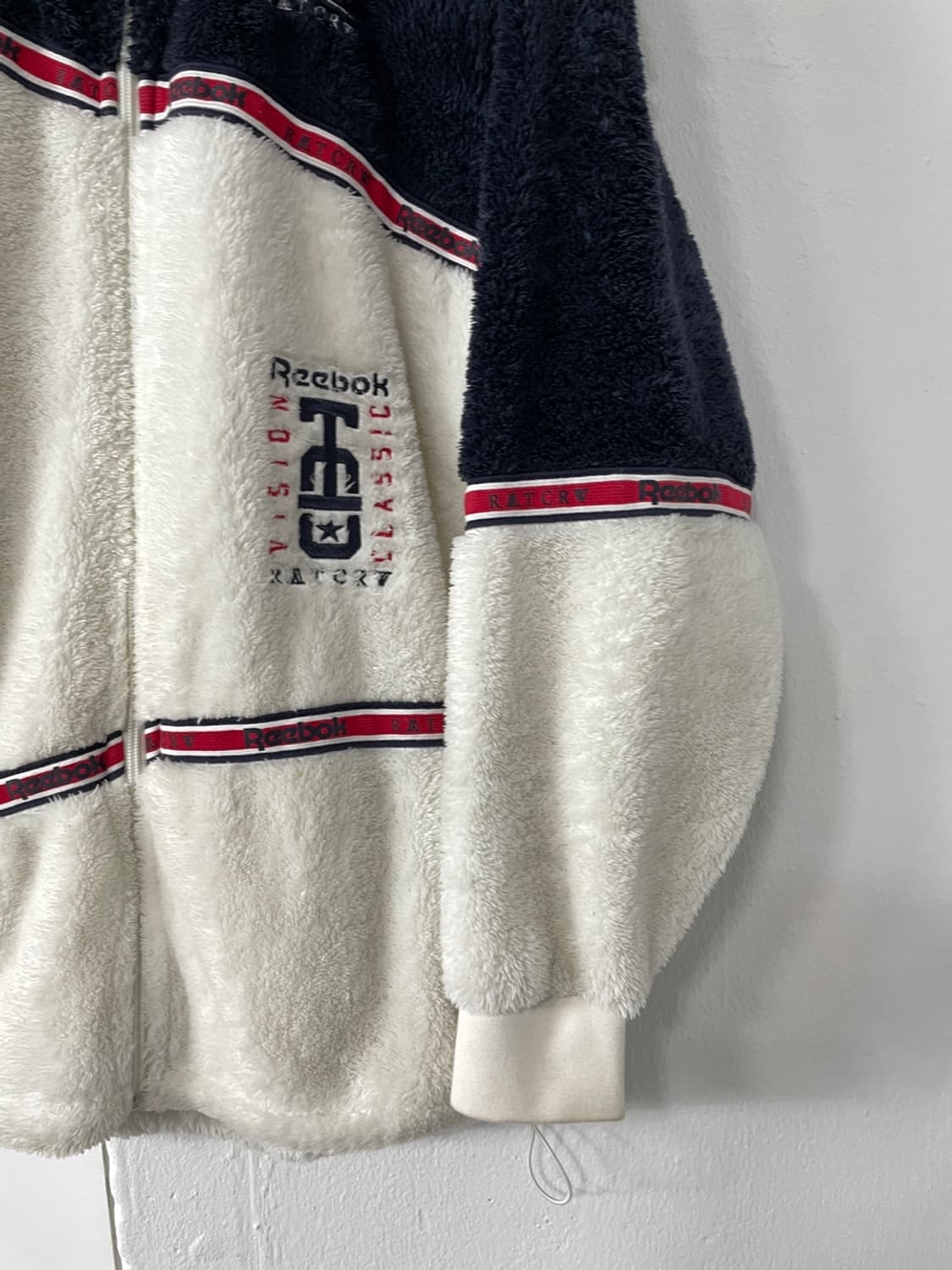 리복x로맨틱 크라운 RMC 플리스 자켓 상품이미지8