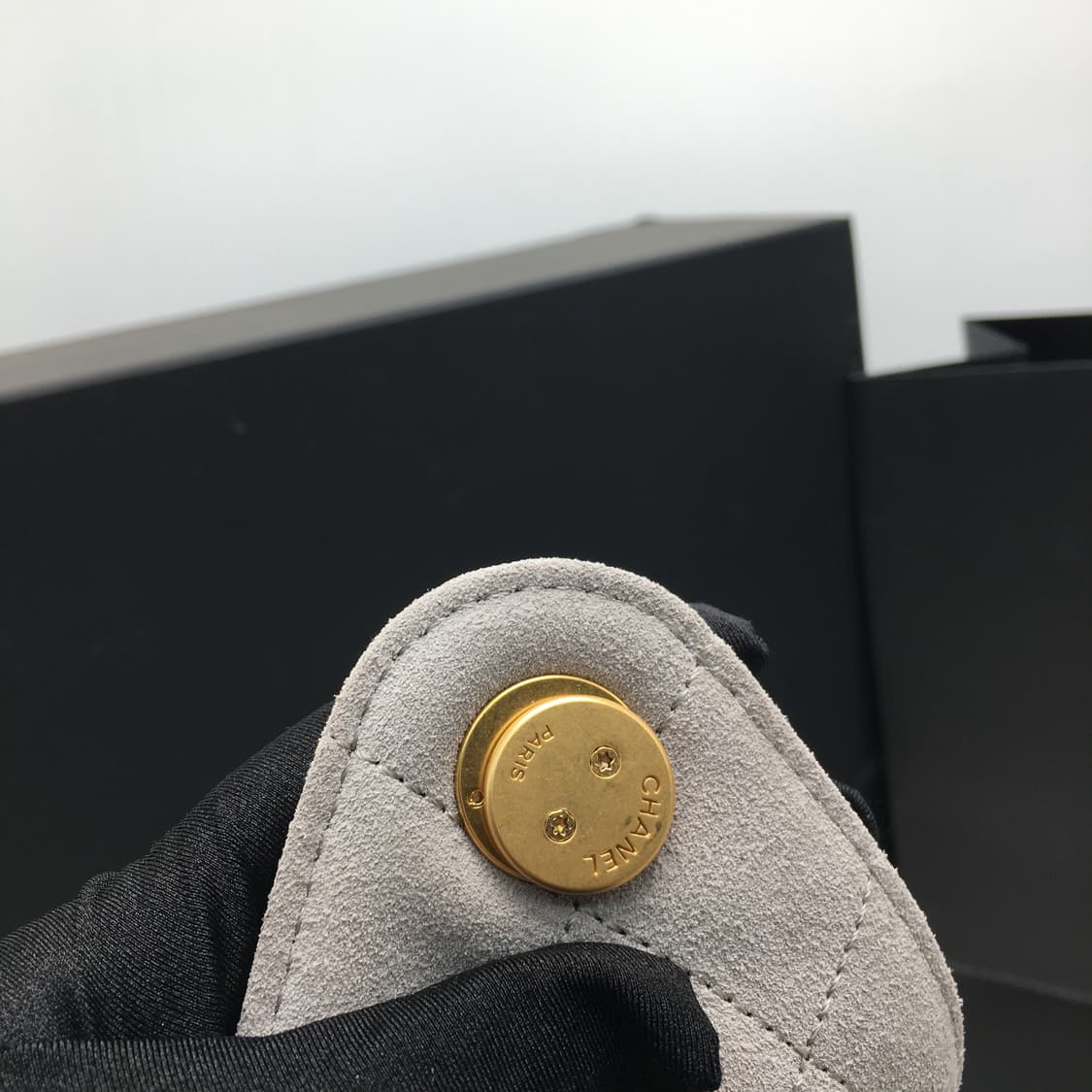 샤넬 25백 스웨이드 미듐 그레이 새상품 상품이미지1