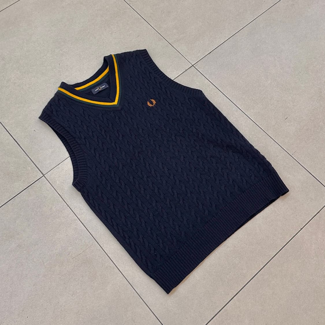 프레드페리 자수 니트 베스트 상품이미지2