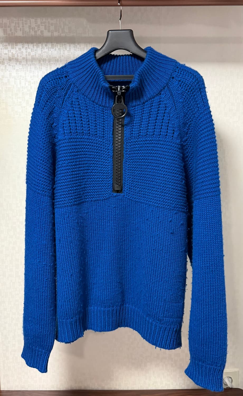 미하라야스히로 반집업 니트 상품이미지1