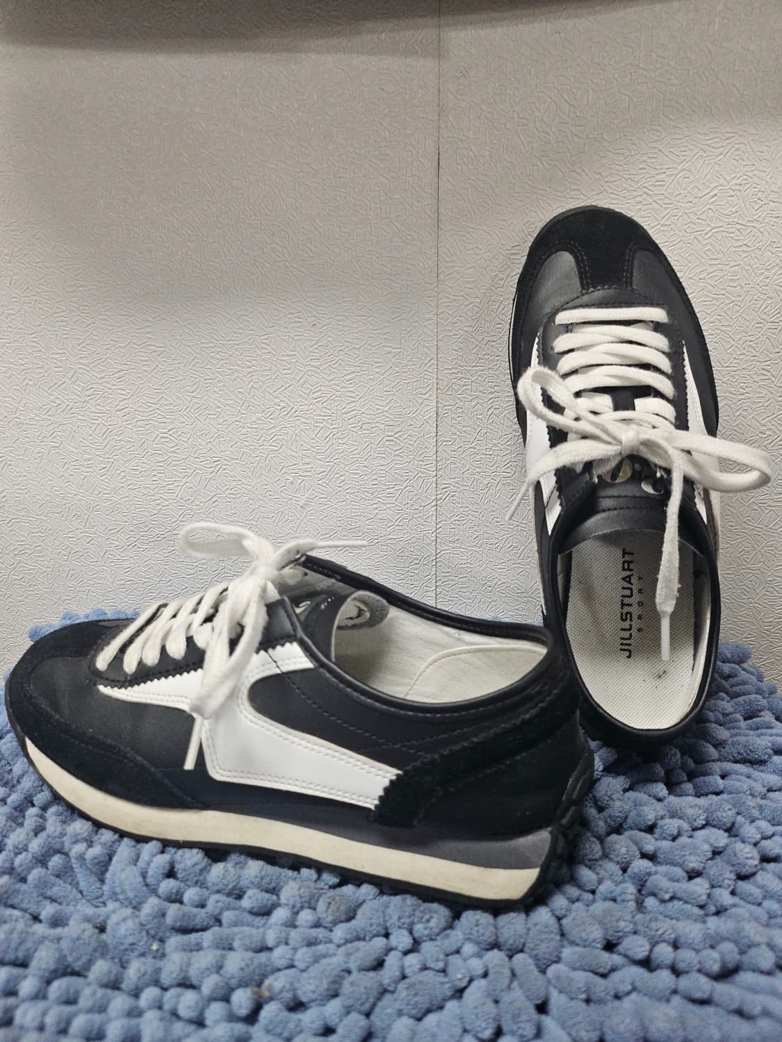 질스튜어트 뉴욕 스포츠 스위프트 블랙 가죽 스니커즈 235 상품이미지1