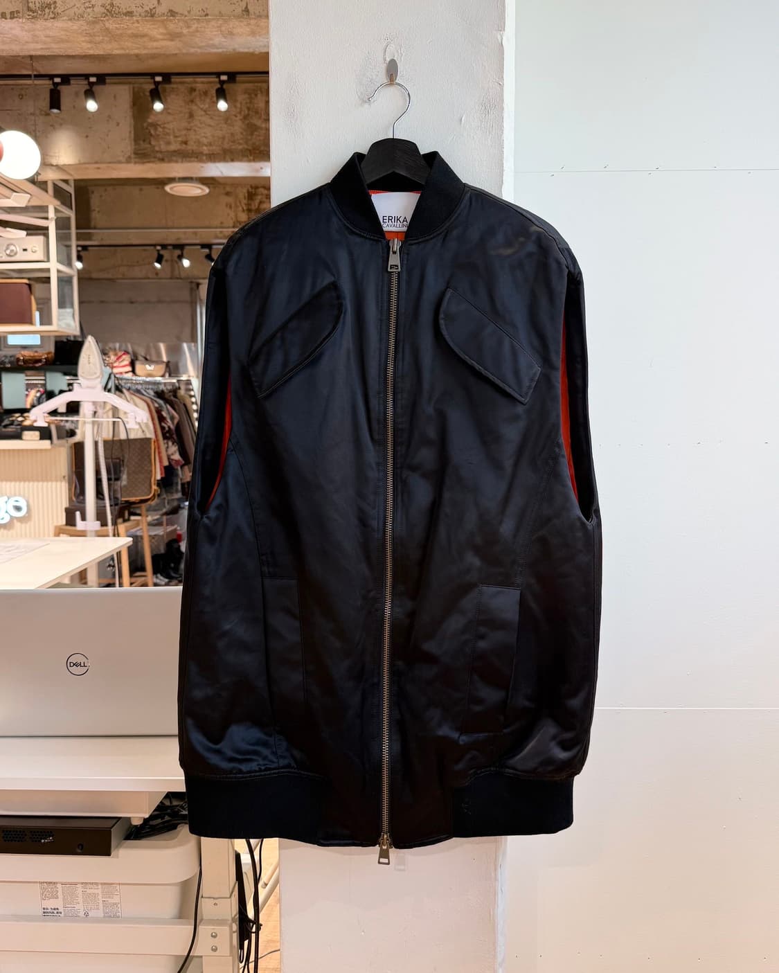 에리카 카발리니 블랙 봄버 베스트 자켓  상품이미지2
