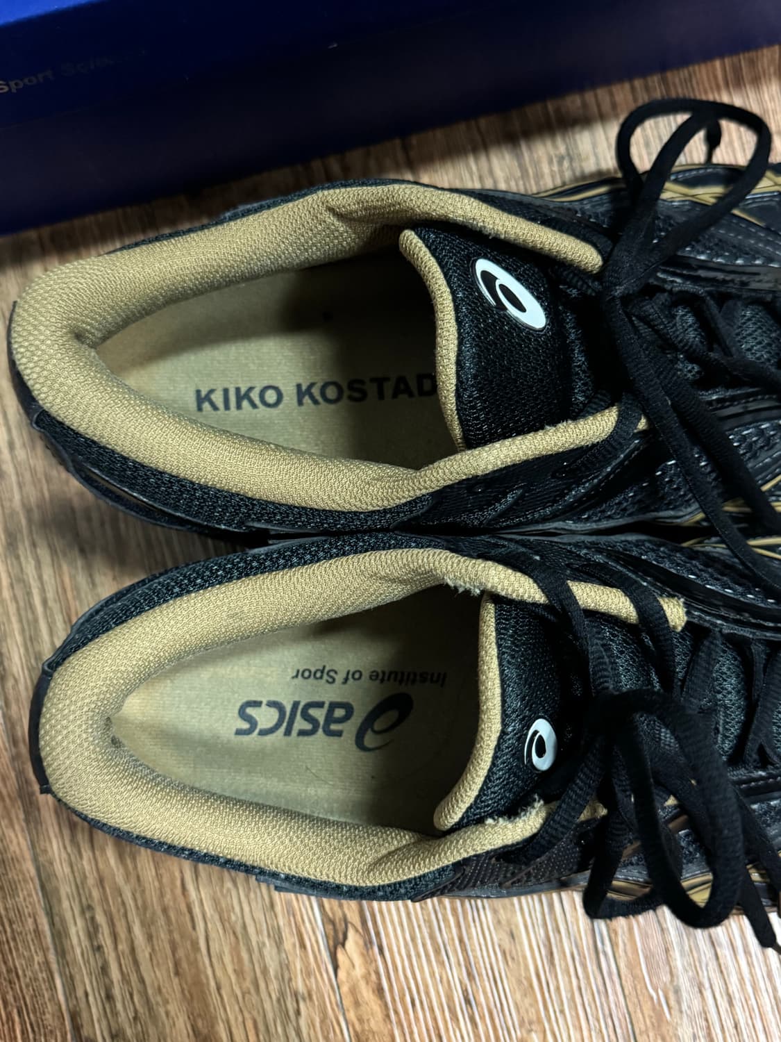 아식스 x 키코 코스타디노브 젤 퀀텀 지엔치아 다크 그레이 상품이미지5