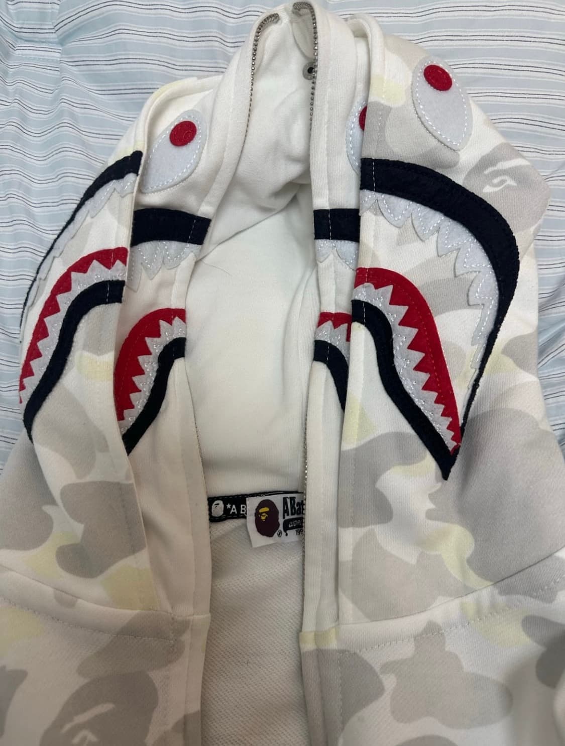 베이프 카모 더블 샤크 후드집업 화이트 백계 상품이미지3