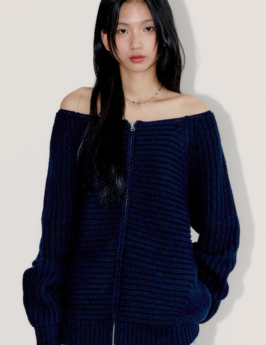 oafish 오피쉬 오프숄더 니트 집업 네이비 상품이미지3