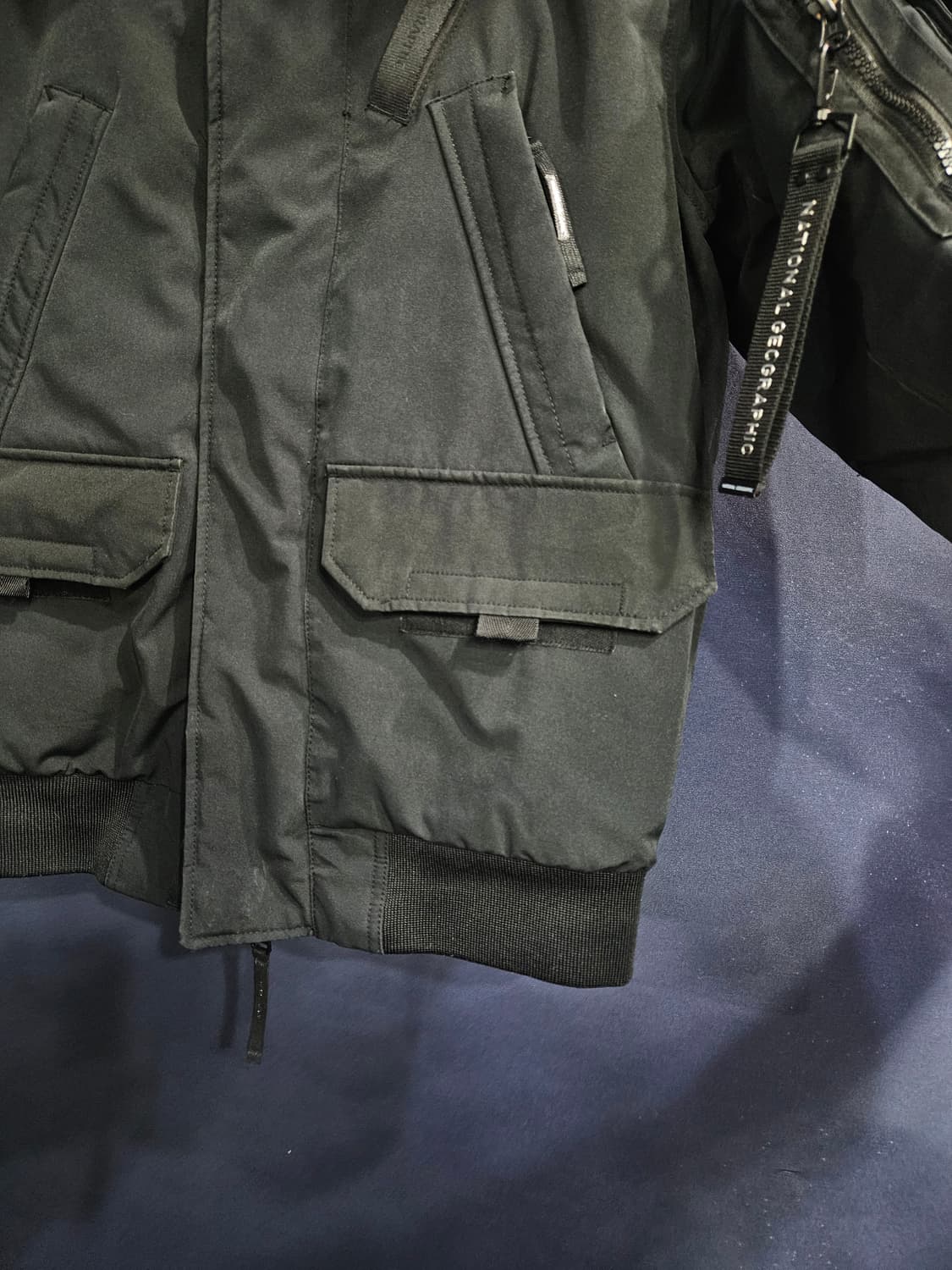 내셔널지오그래픽 블랙컬러 남성 95 다운 숏패딩  상품이미지6