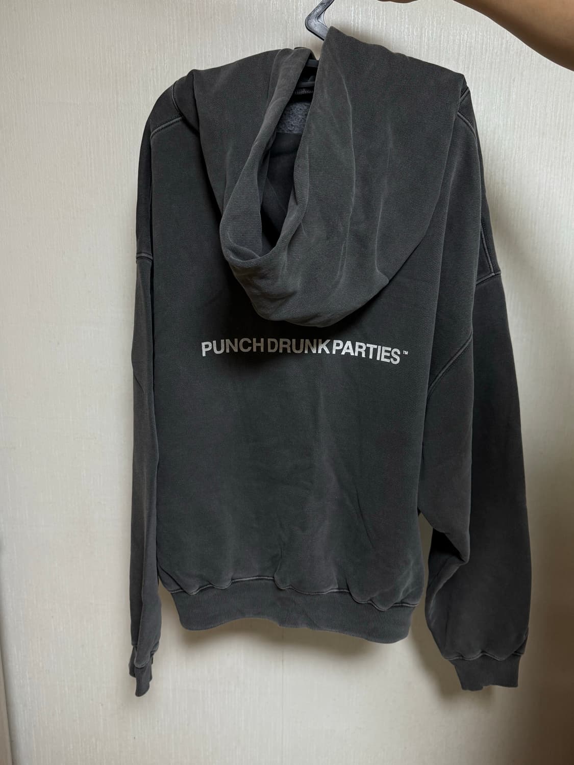 Punch Drunk Parties 후드티 상품이미지2