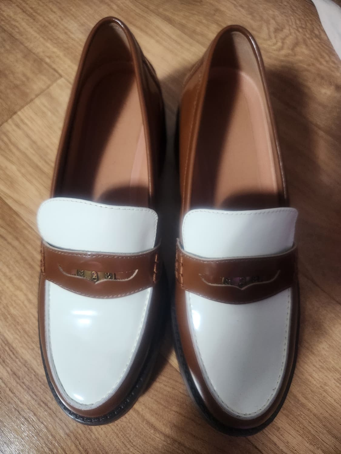 마르니 브라운/화이트 페니 로퍼  상품이미지1