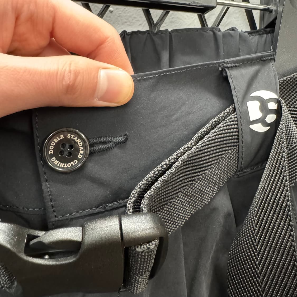 에센셜 더블 스탠다드 클로징 나일론 카고 팬츠 블랫 상품이미지6