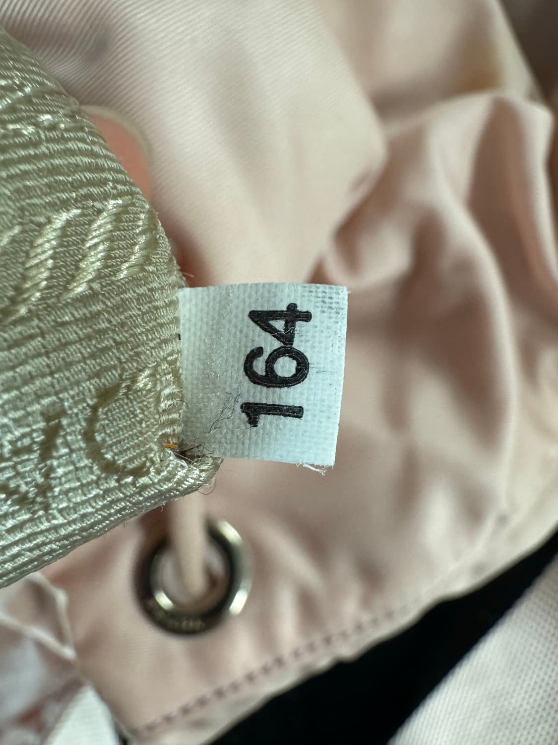 프라다 테수토 나일론 가죽 삼각백팩 핑크 상품이미지9