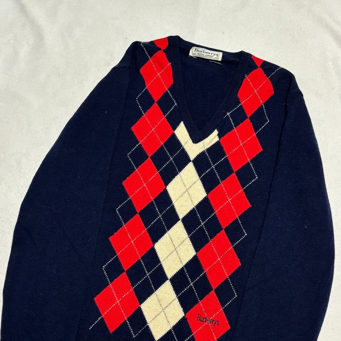 4S 버버리 아가일 네이비 브이넥 니트 상품이미지1